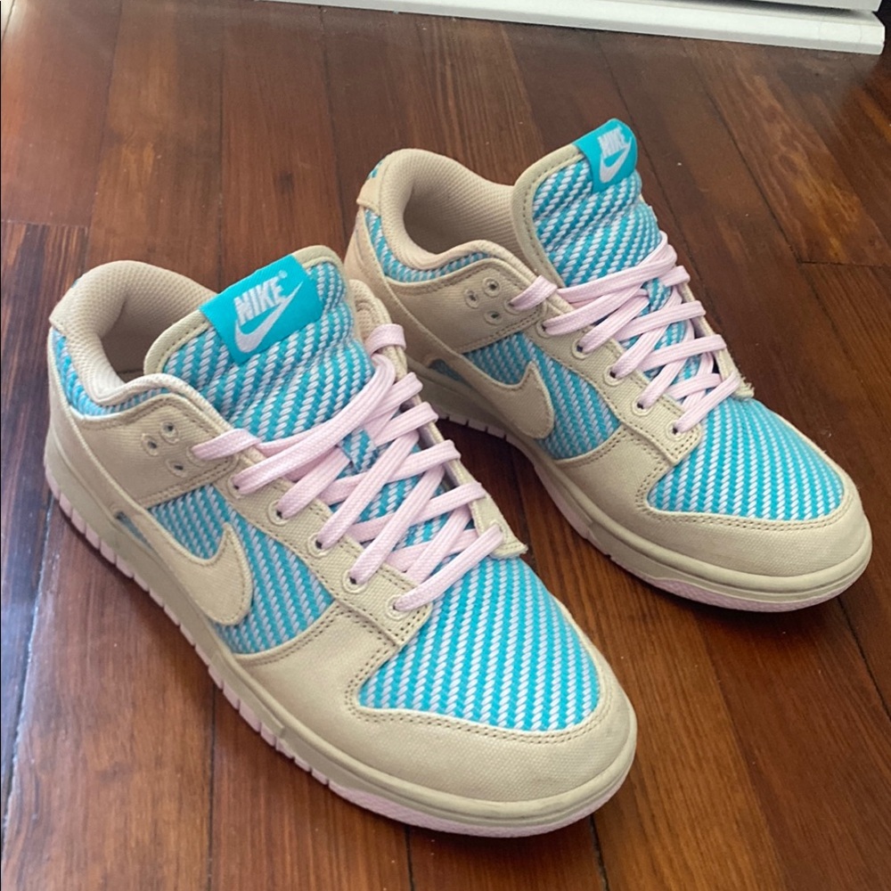 Nike Women’s Low Top Dunk Sneakers